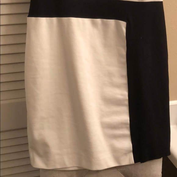 Black and White Dress - Picture 4 of 4